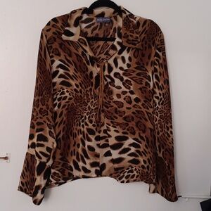Burke Avenue Gorgeous Leopard 🐆 Print Blouse